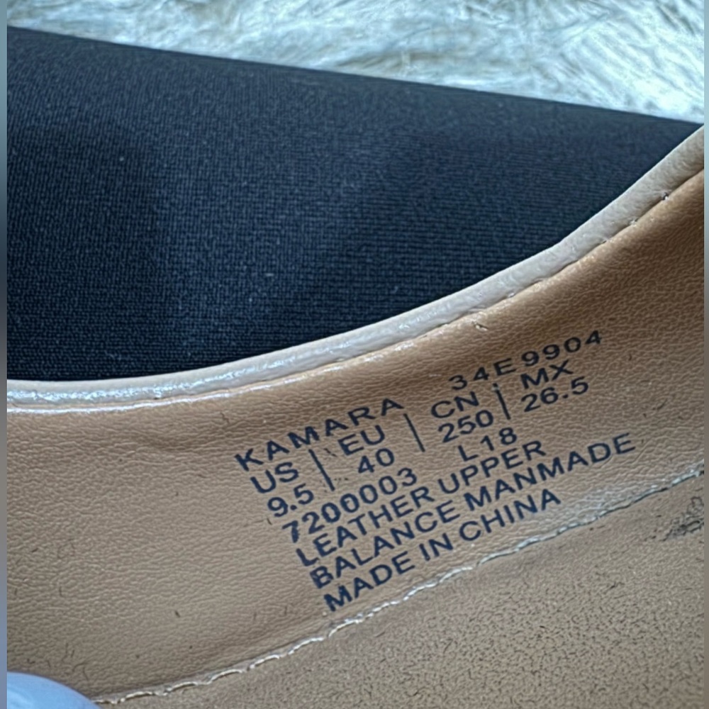 Calvin Klein 9.5 nude heel with gold accent EUC - Picture 6 of 7